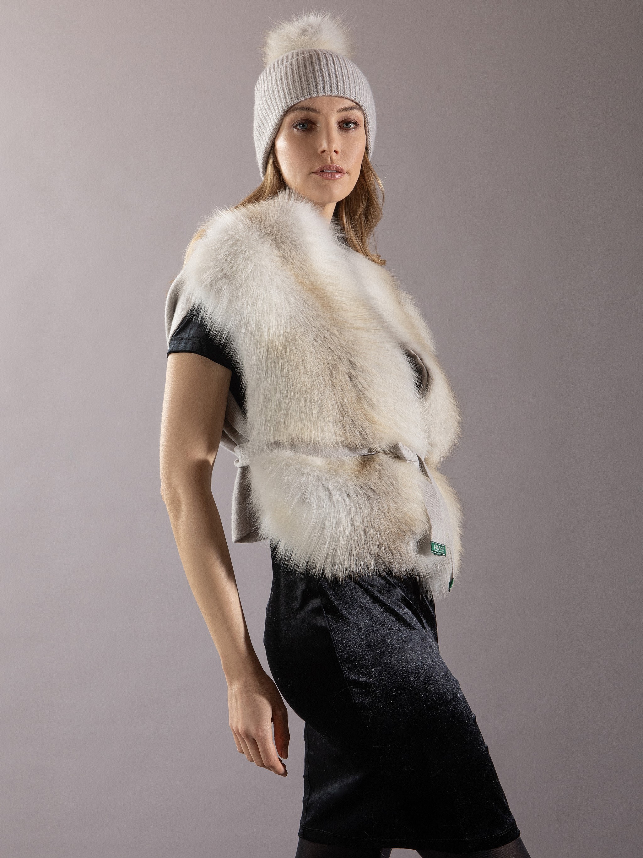 Nima 1708 Cape Batik + Front Fox Light In Neutral