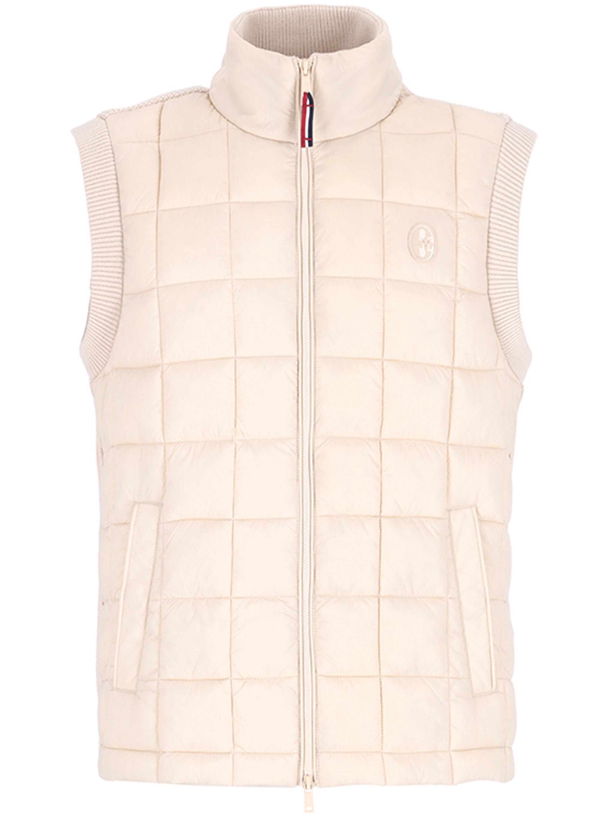 Conte Of Florence Quilted Sleeveless Jacket In White